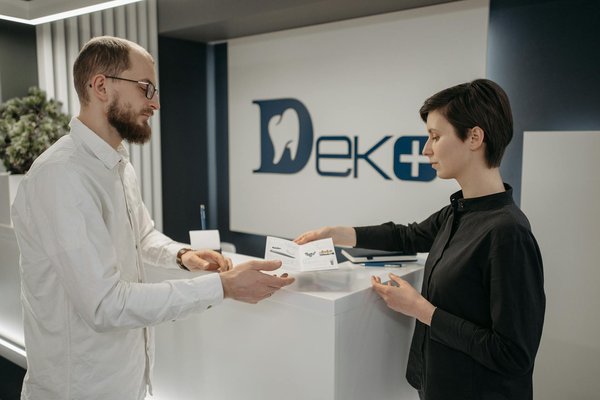 Revving up revenue: how vr showrooms are transforming car sales in uk dealerships